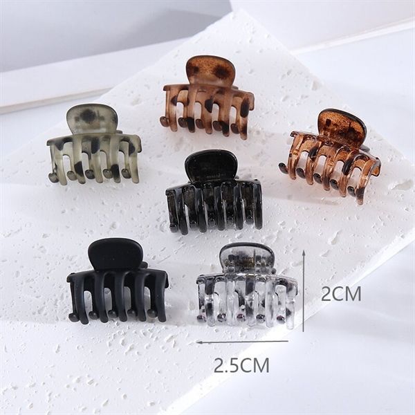 Kẹp càng cua mini trong chấm bi