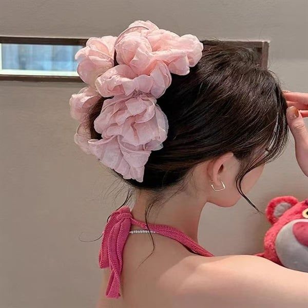 Kẹp càng cua voan phồng nếp to
