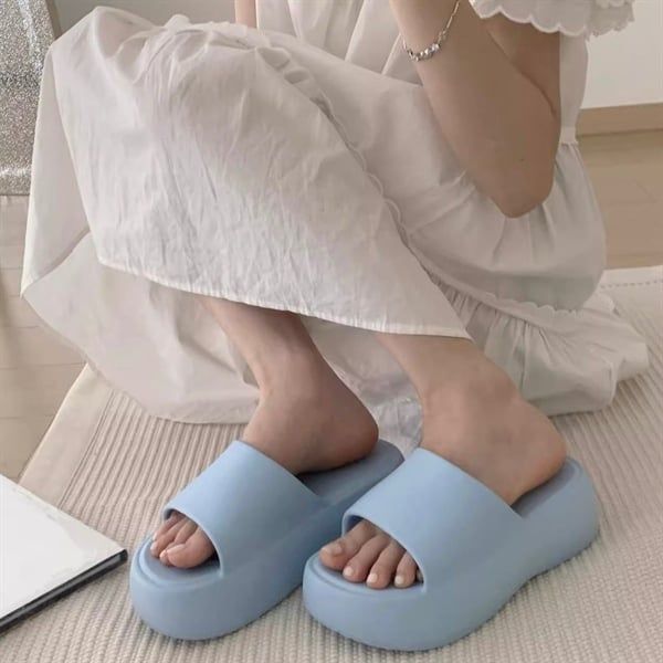 Dép đế cao bằng trơn