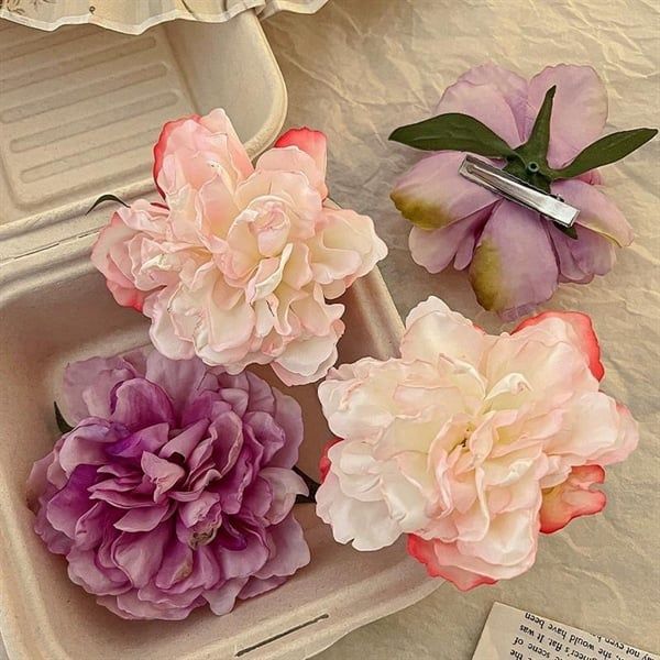 Kẹp tóc hoa mẫu đơn cánh lượn sóng