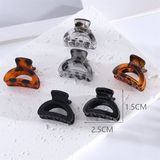 Kẹp càng cua mini trong chấm bi