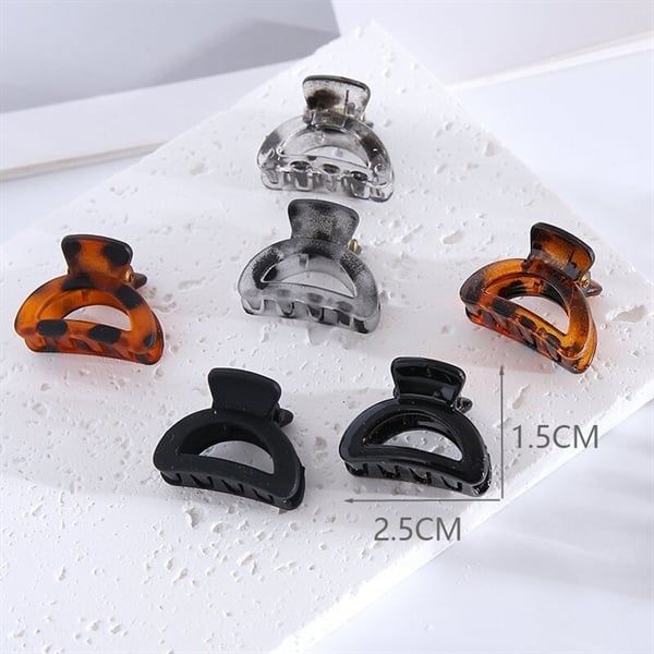 Kẹp càng cua mini trong chấm bi