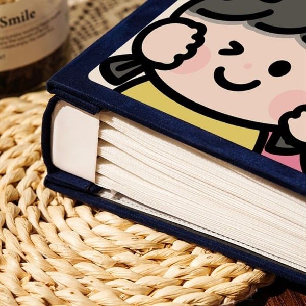 Album ảnh gia đình ôm nhau chibi