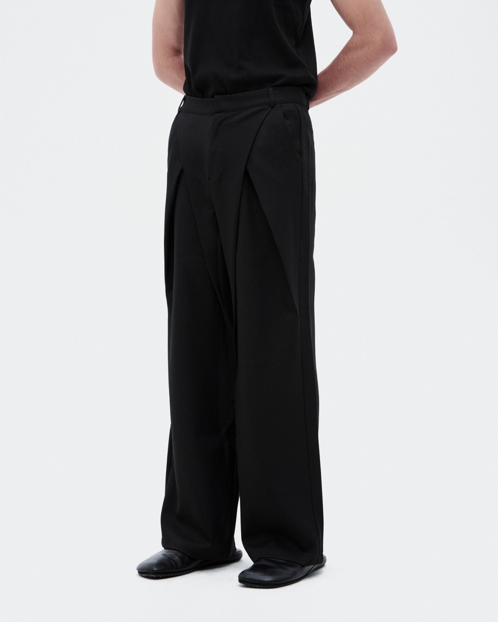  MAVERIK® PLEATED TROUSERS ( BLACK ) 