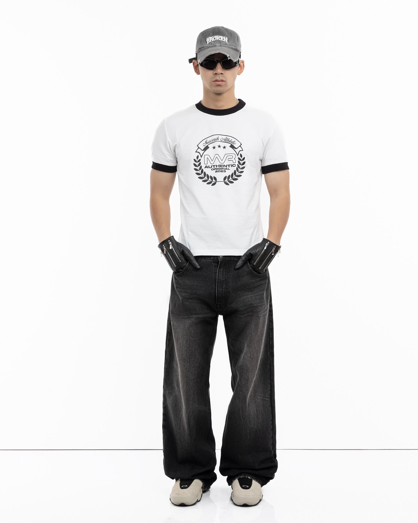 MVR LOGO SLIM FIT TEE (WHITE)
