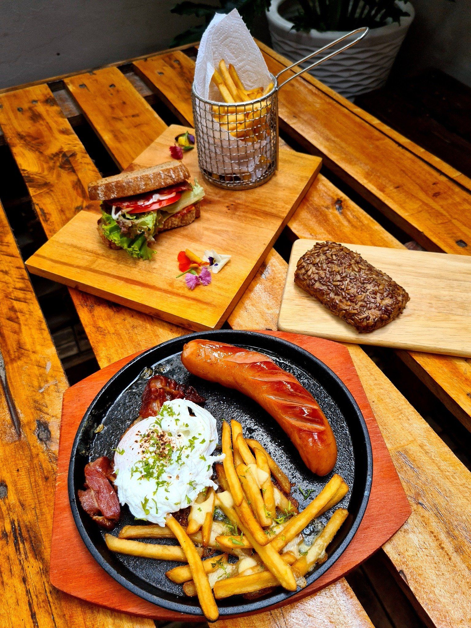 Imbiss Combo - Combo Đặc Biệt của Imbiss