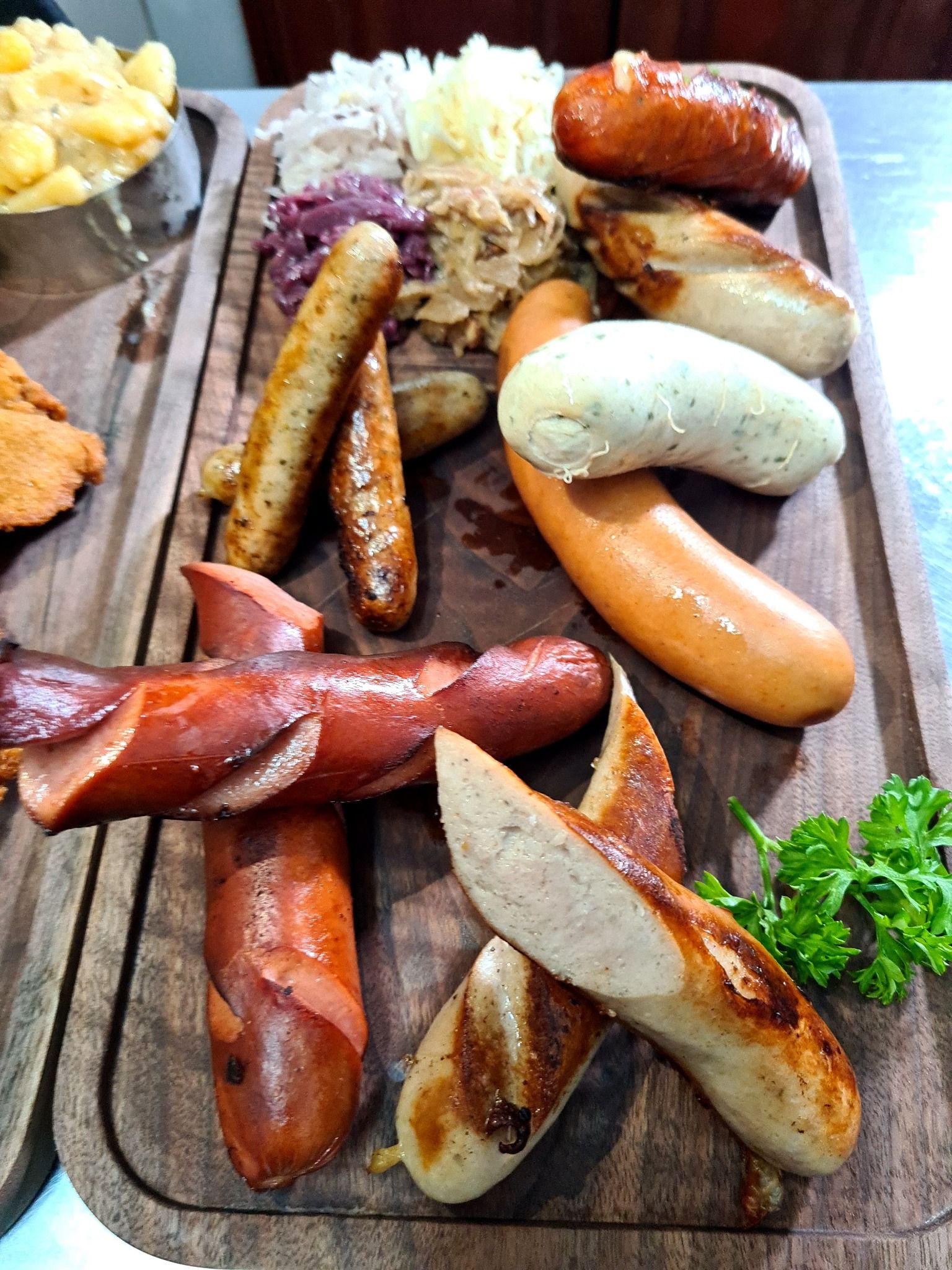 Small - Grilled German Sausages - Xúc xích Đức Nướng (phần nhỏ)