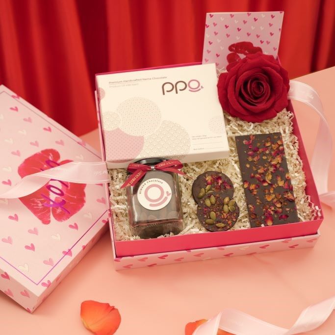  A Kiss  - Set Quà Tặng Valentine Cao Cấp by PPG CHOCOLATE 