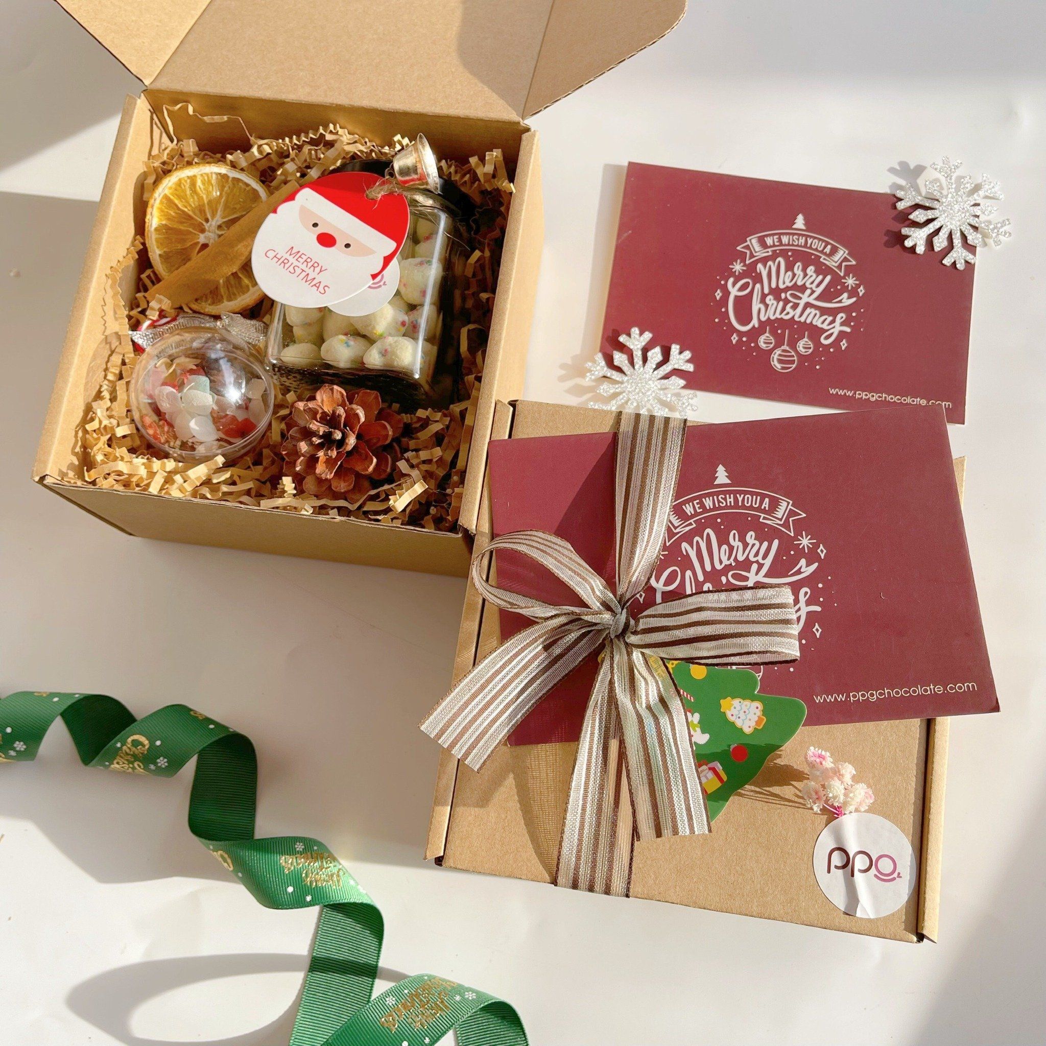Santa Cookies Box - Set Quà Tặng Giáng Sinh Vị Quế by PPG CHOCOLATE