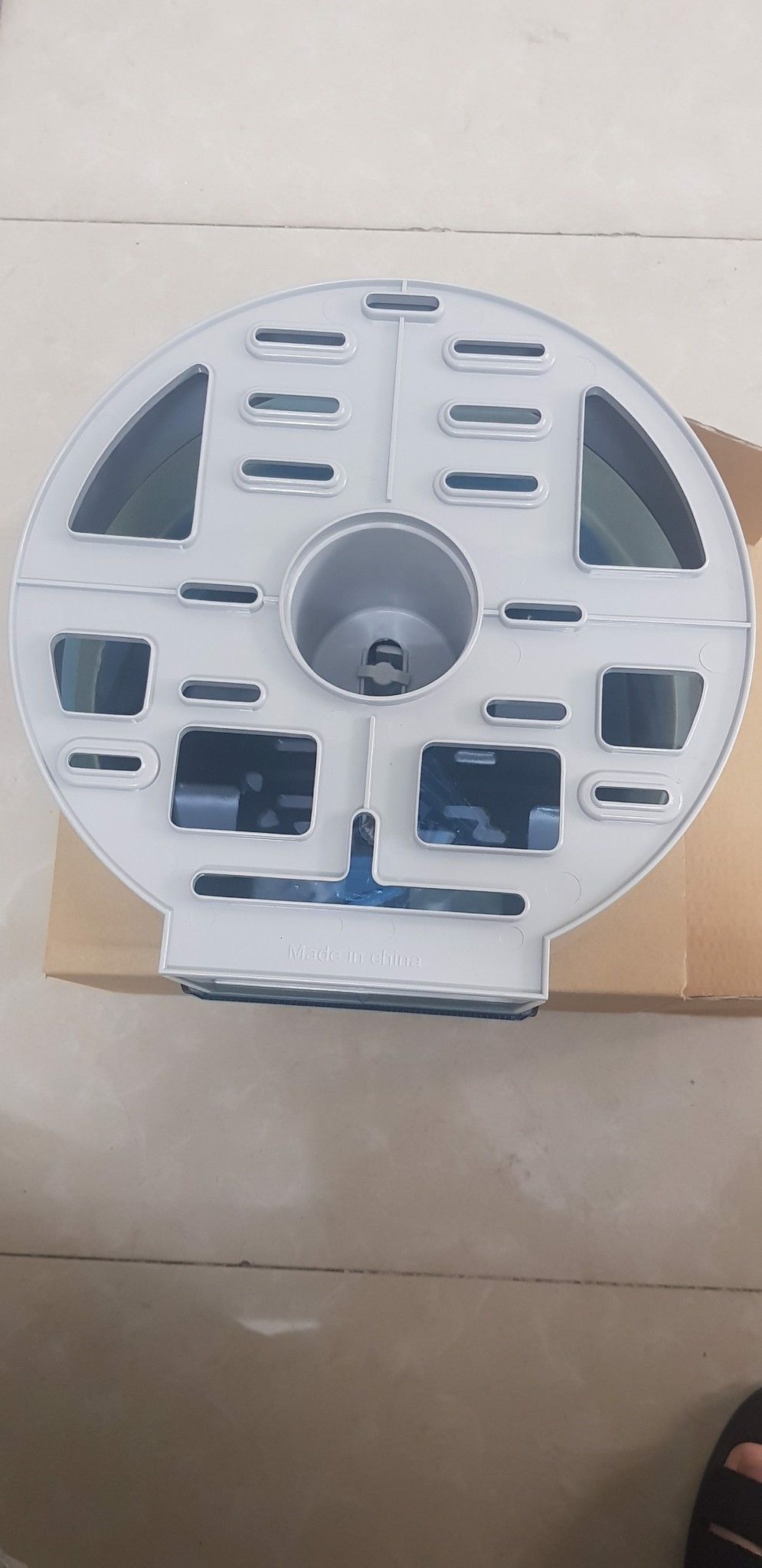 Hộp nhựa gắn tường, dùng trong nhà vệ sinh (01)