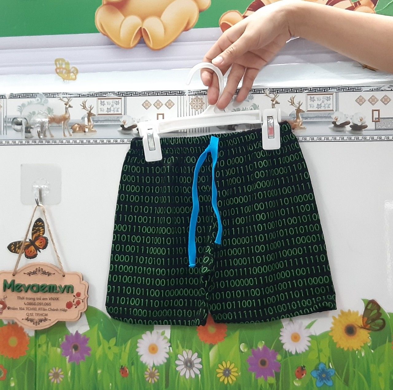 Quần Đùi Thun Cotton Bé Trai Gap Đen Chữ Số