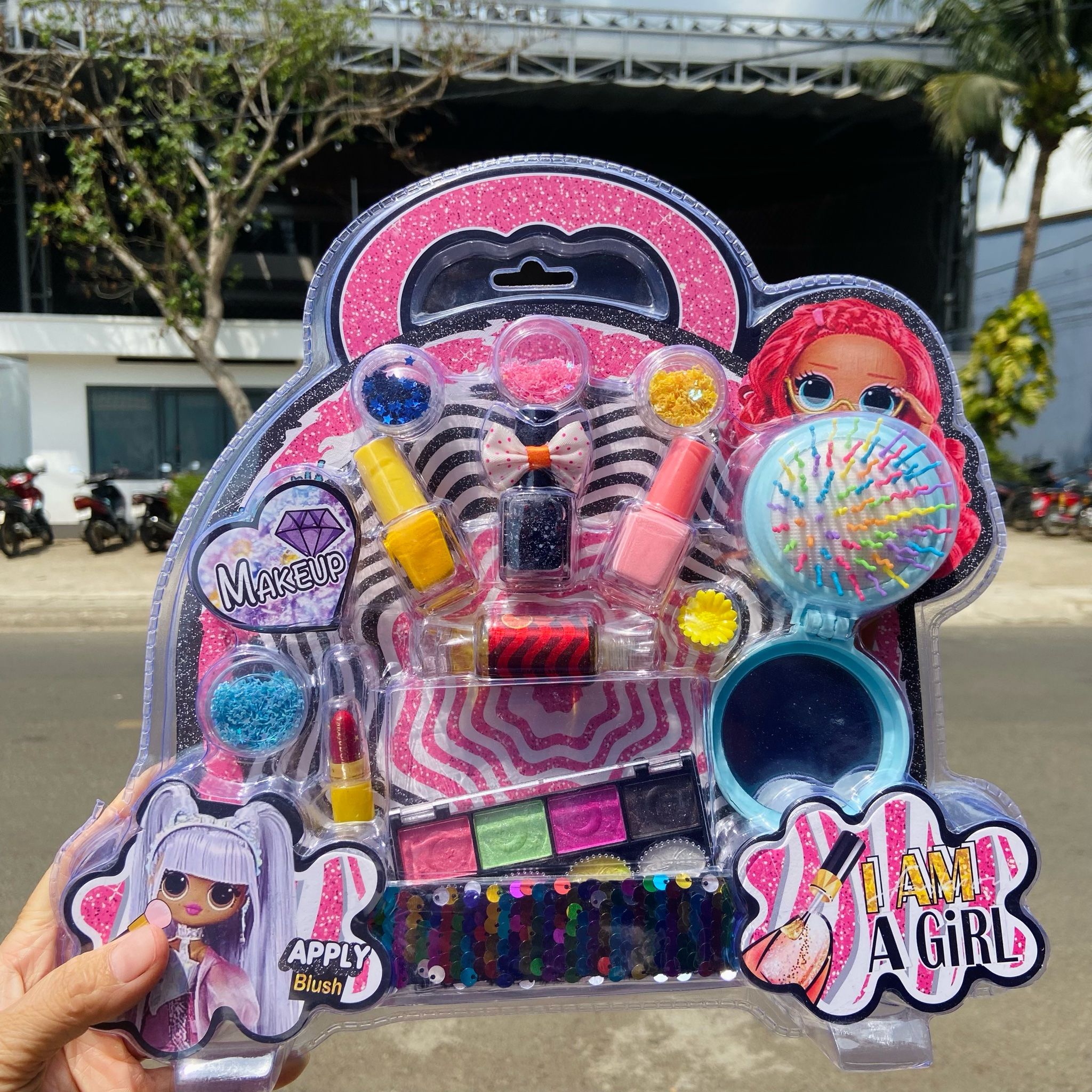 Vỉ trang điểm cho bé