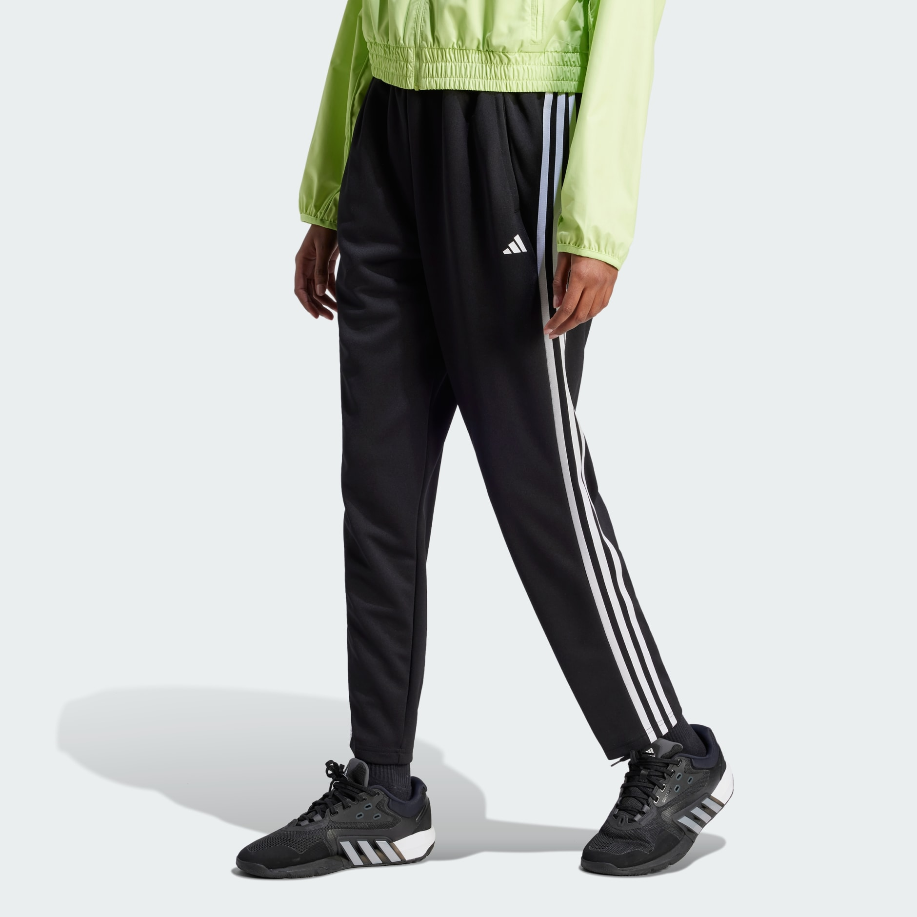 Quần training Adidas ESSENTIALS 3-STRIPES PANTS HZ5646