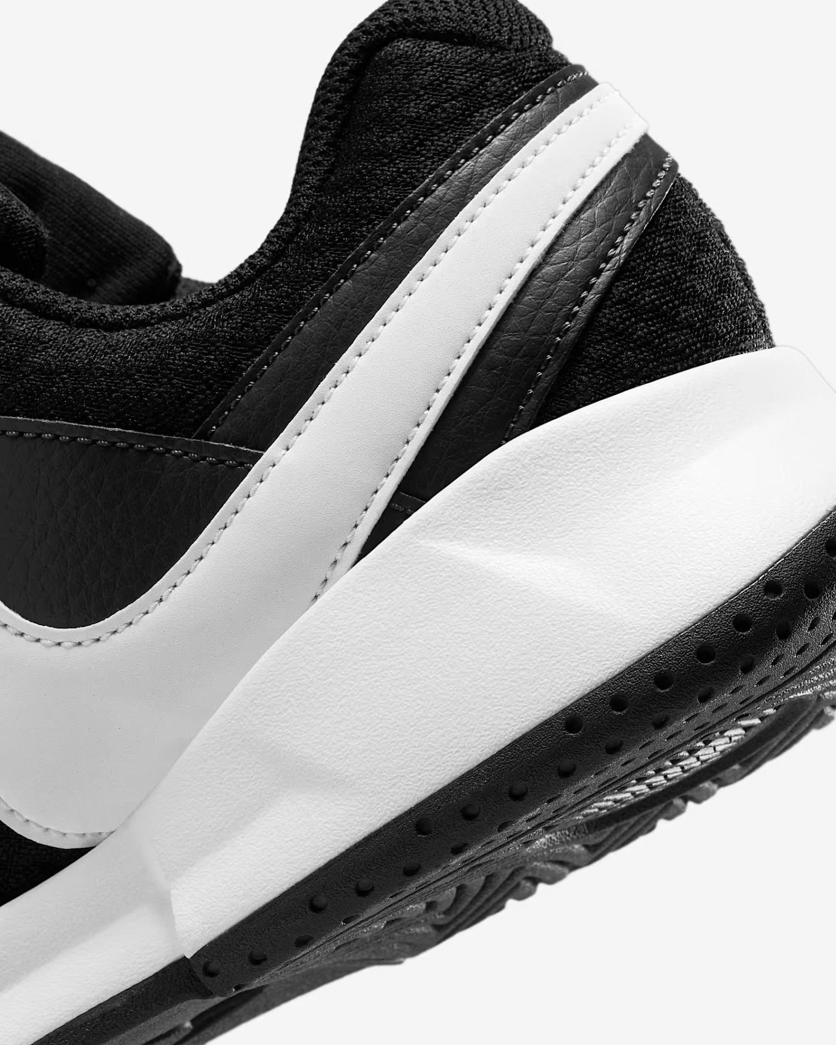 Giày Tennis Nike nữ FD6575-001