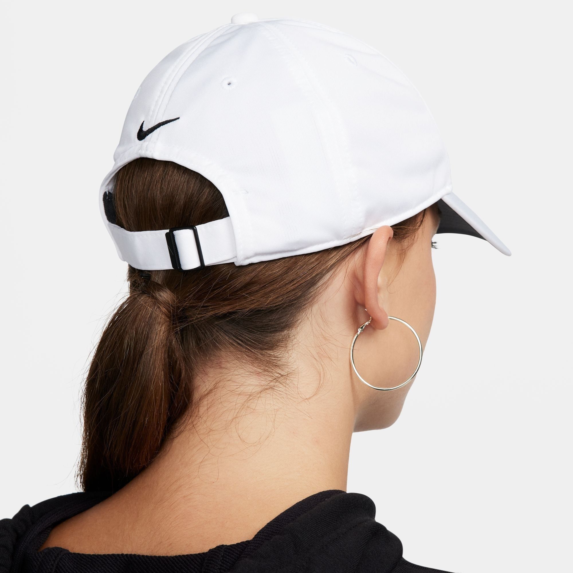Mũ training nike Club FB5628-100