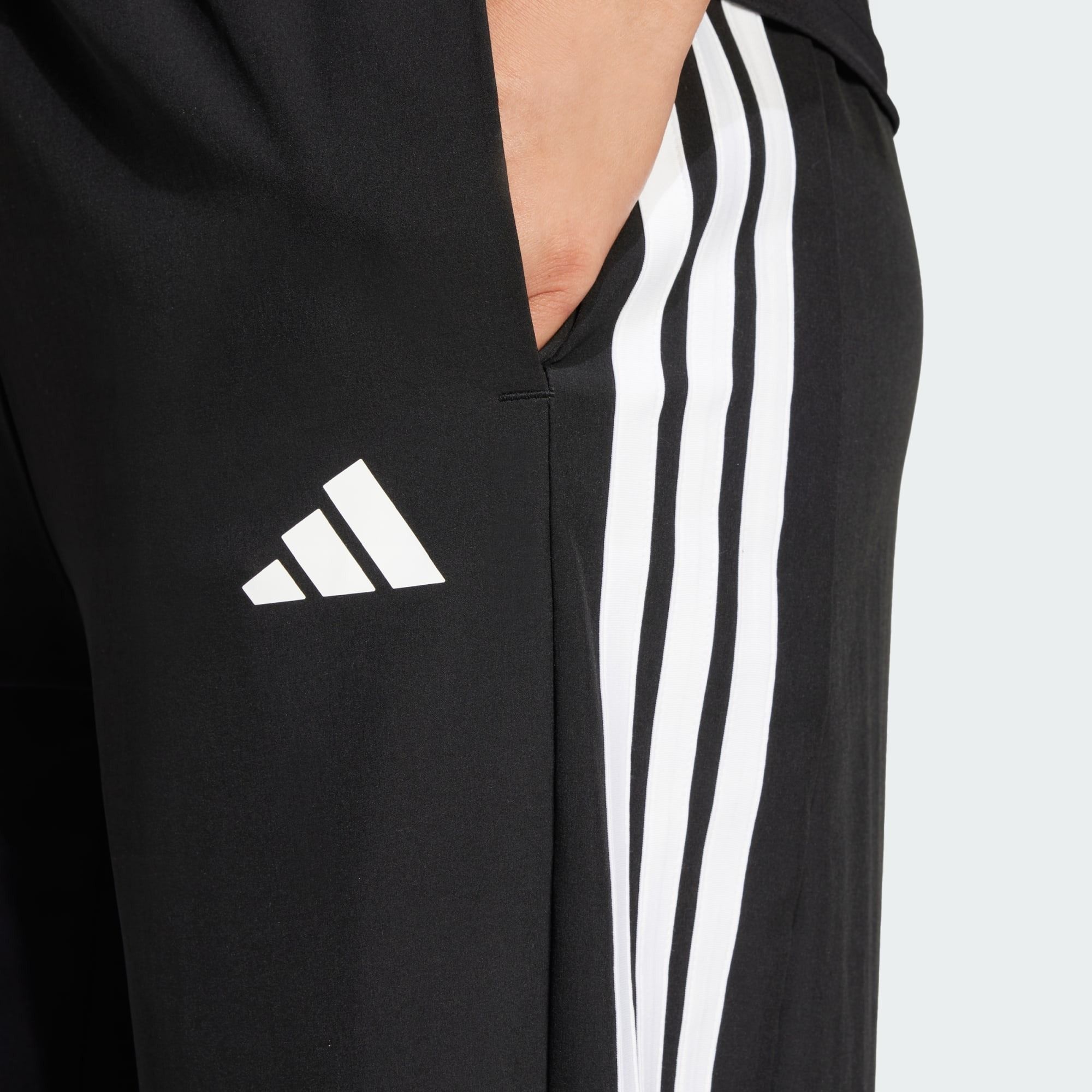 Quần training adidas TRAIN ESSENTIALS nữ JI8313