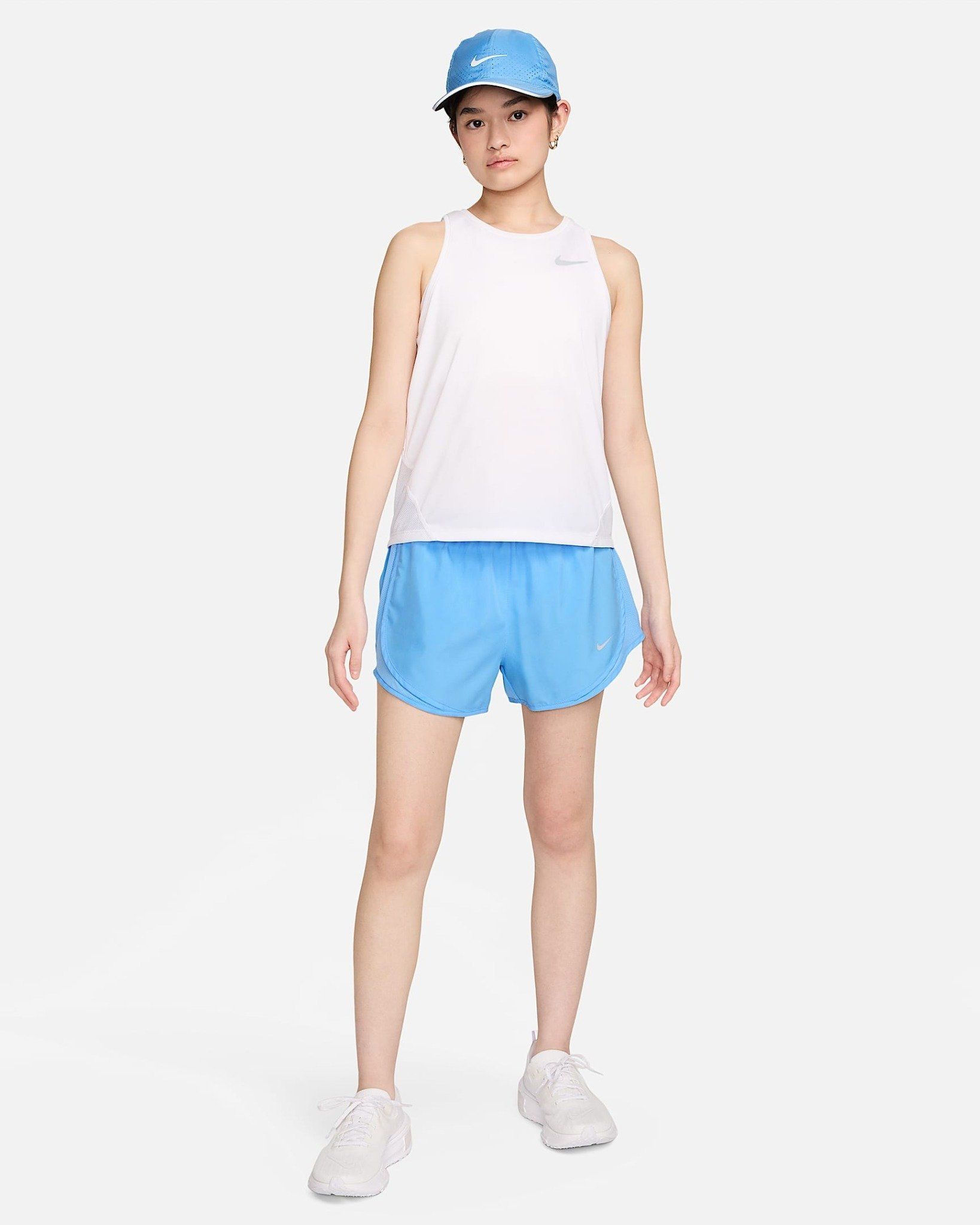 Áo running Nike nữ AJ8103-100