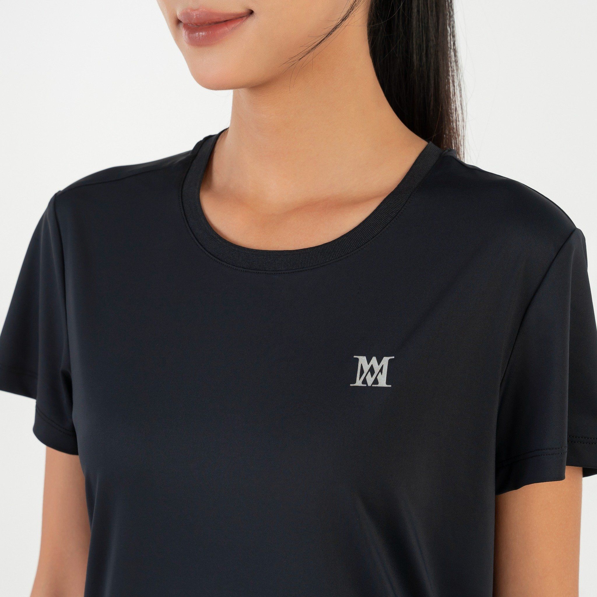 Áo Tshirt nữ AM màu đen TSW2401-00