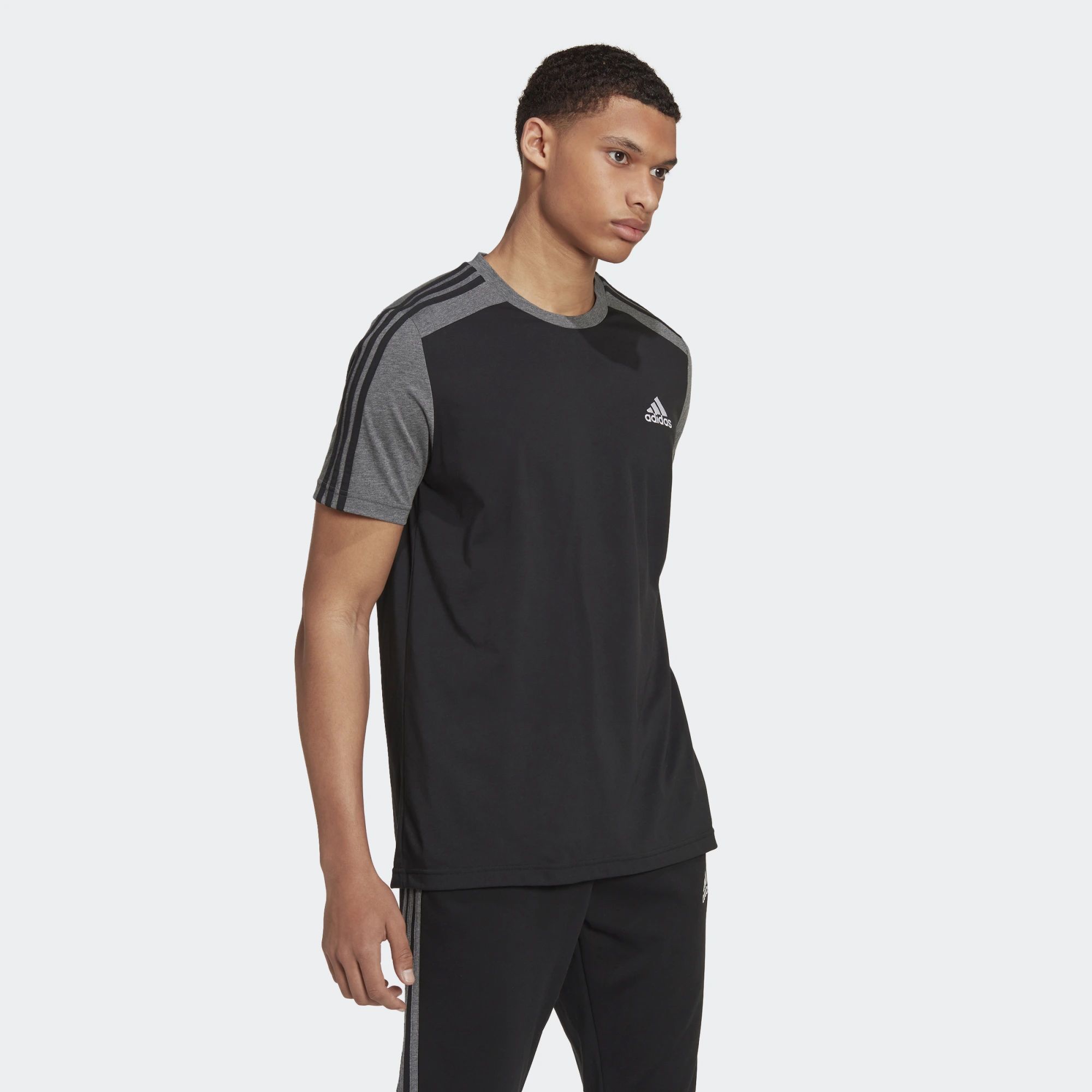 Áo thể thao adidas nam HK2902