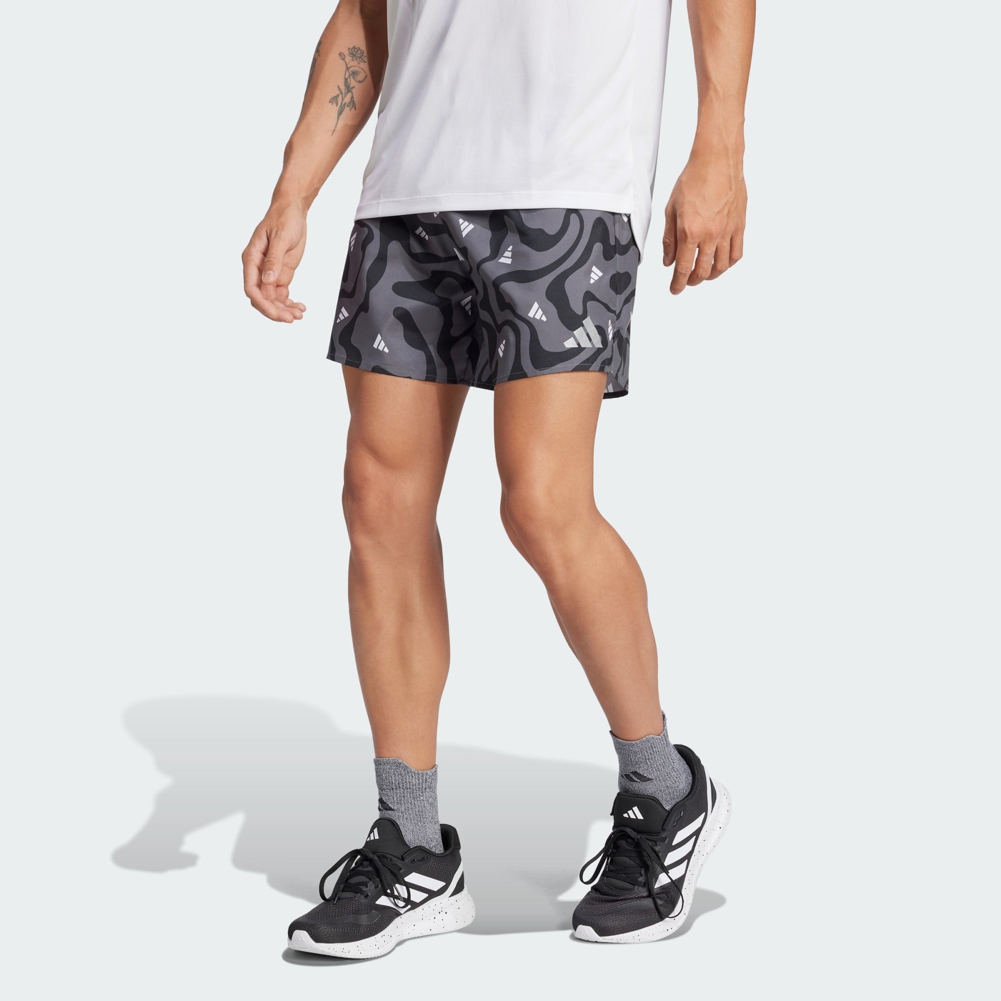 Quần running adidas Brand Love Run It nam JD2336