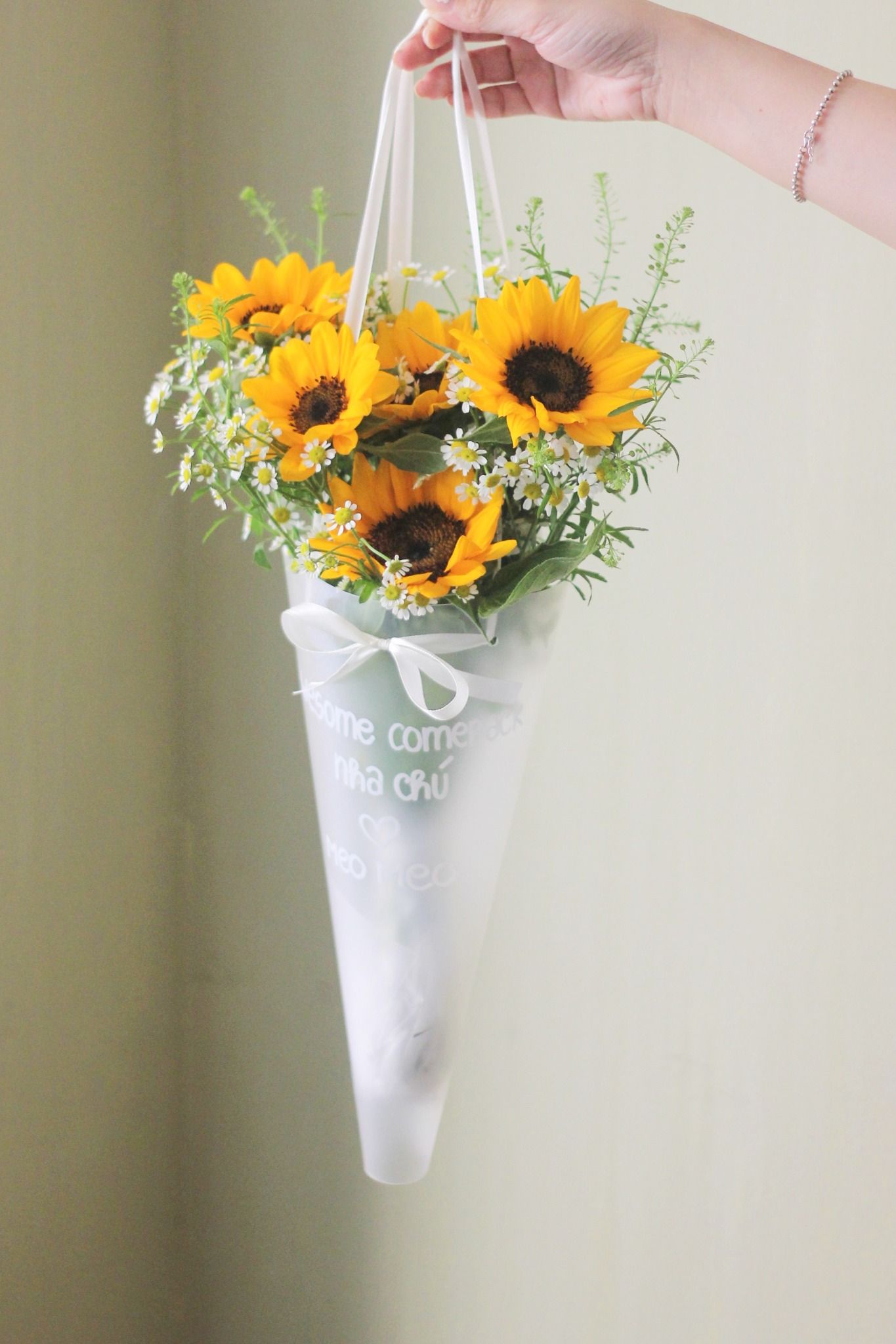 Hướng Dương mix Tana - Giấy Nhựa Mờ