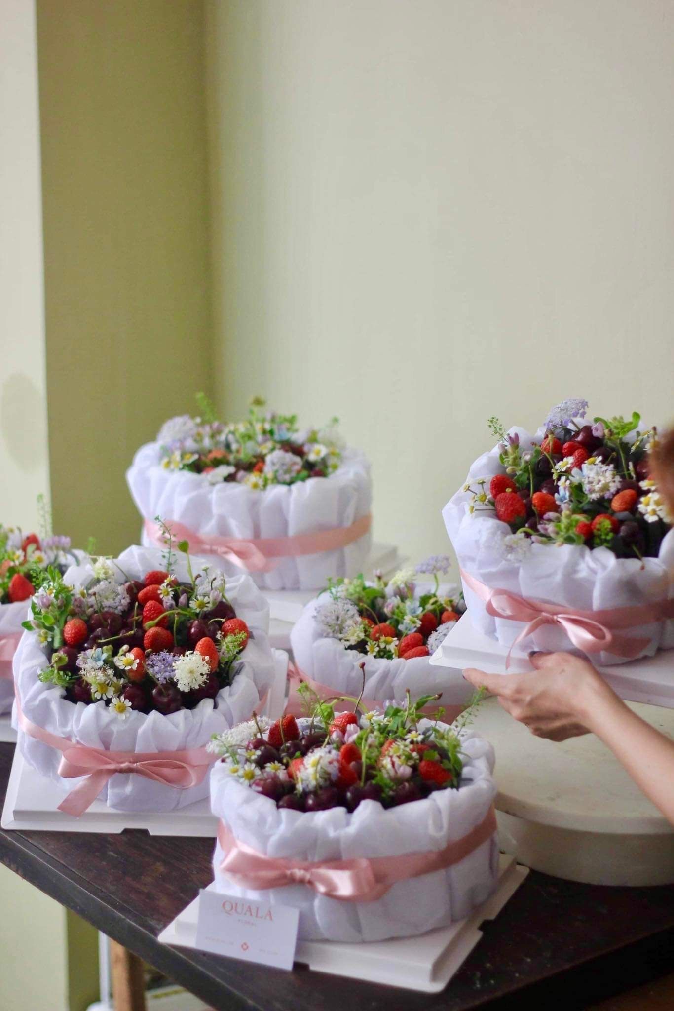 BÁNH HOA TRÁI CÂY - CHERRY DÂU