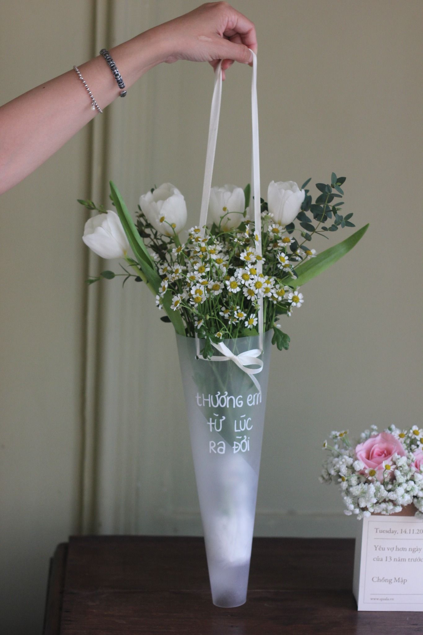 Tulip Tana - Giấy Nhựa Mờ