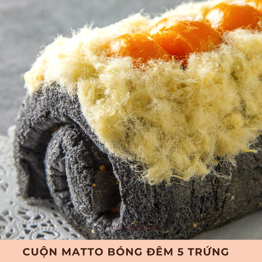 Cuộn bông lan trứng muối Bóng Đêm - Cốt Tinh than tre 5 trứng