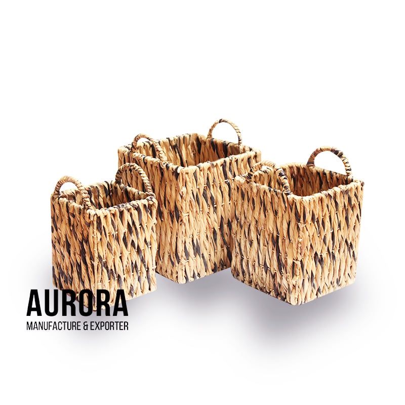 WATER HYACINTH BASKET WITH BLACK STRIPE