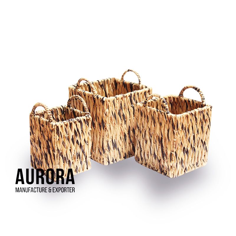 WATER HYACINTH BASKET WITH BLACK STRIPE