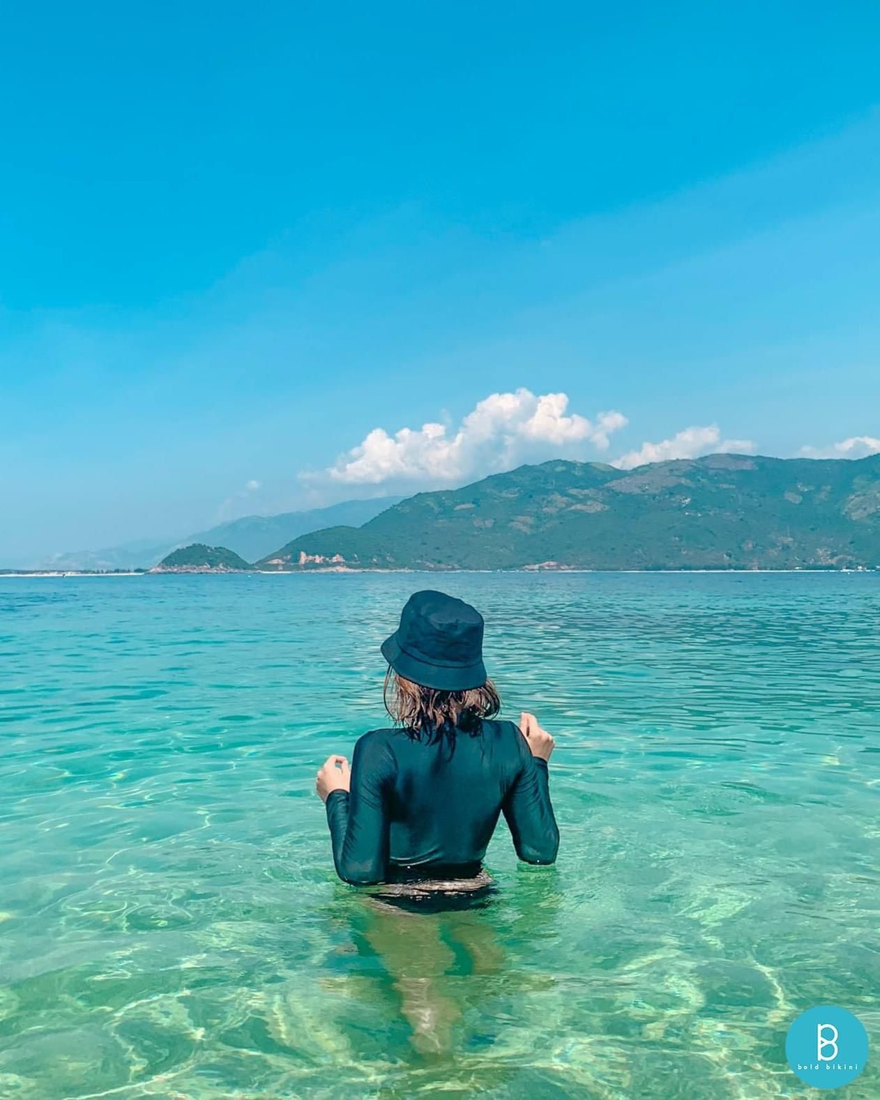 Áo bơi tay dài màu đen chống nắng - Layne Black Top