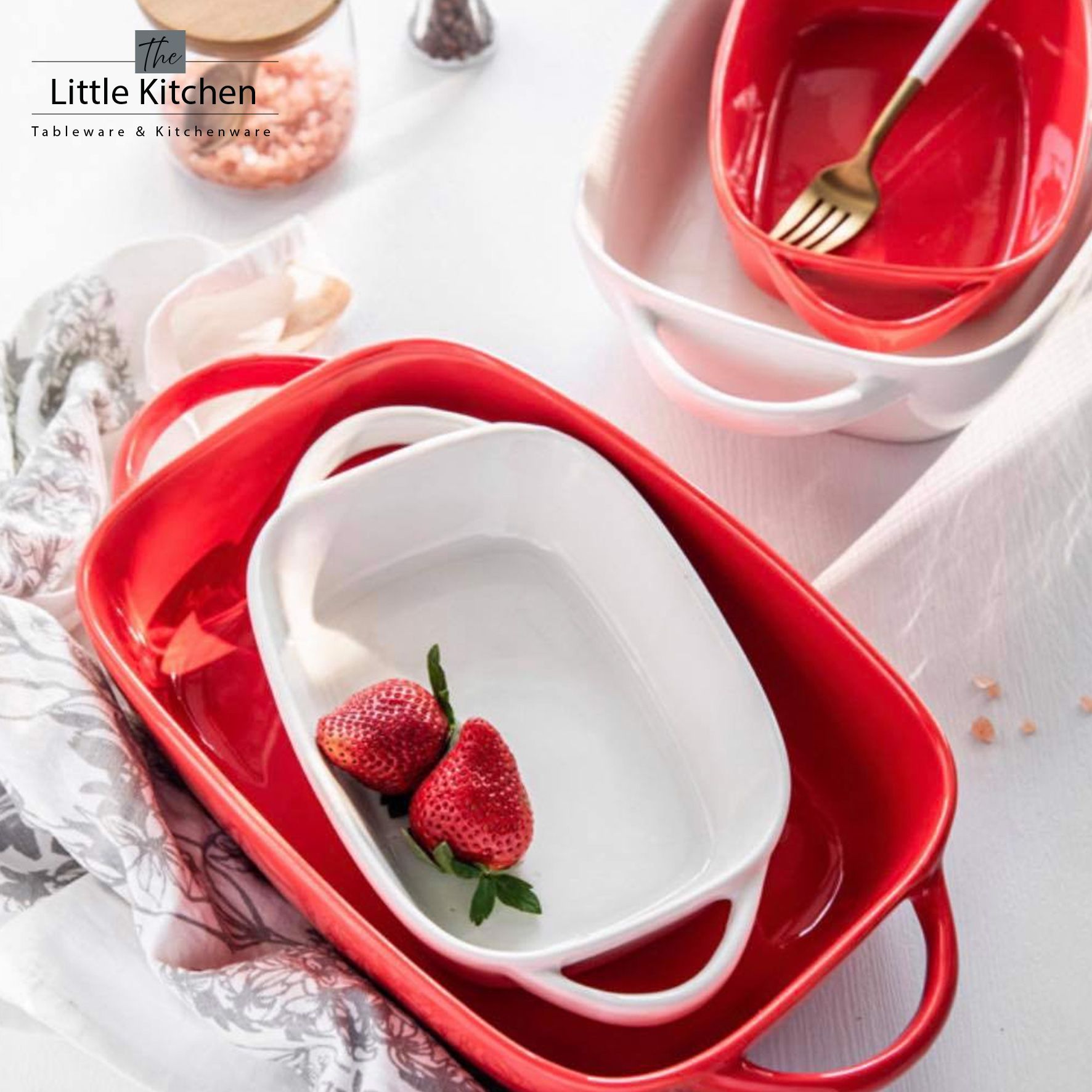 Set khay bỏ lò đỏ trắng, chất liệu chịu nhiệt cao, hạn dùng lâu dài, màu sắc bắt mắt