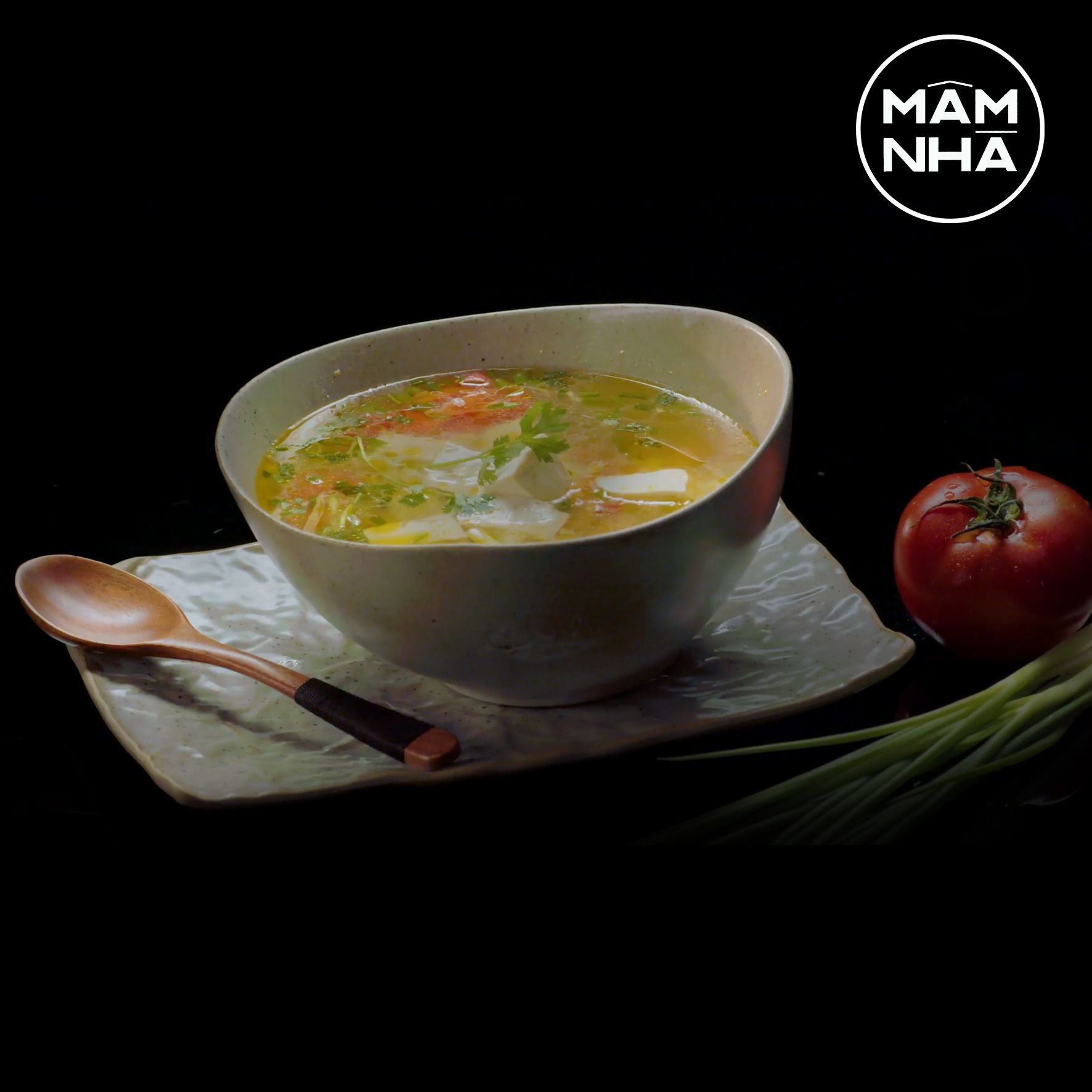 Tô đựng canh cỡ lớn, chất liệu sứ cao cấp.