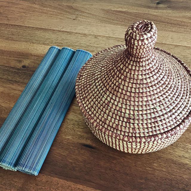 Tấm lót đĩa tre Việt Nam, 4 mẫu lựa chọn, phối màu đẹp, kích thước 33x45cm, bảo quản nơi khô ráo.