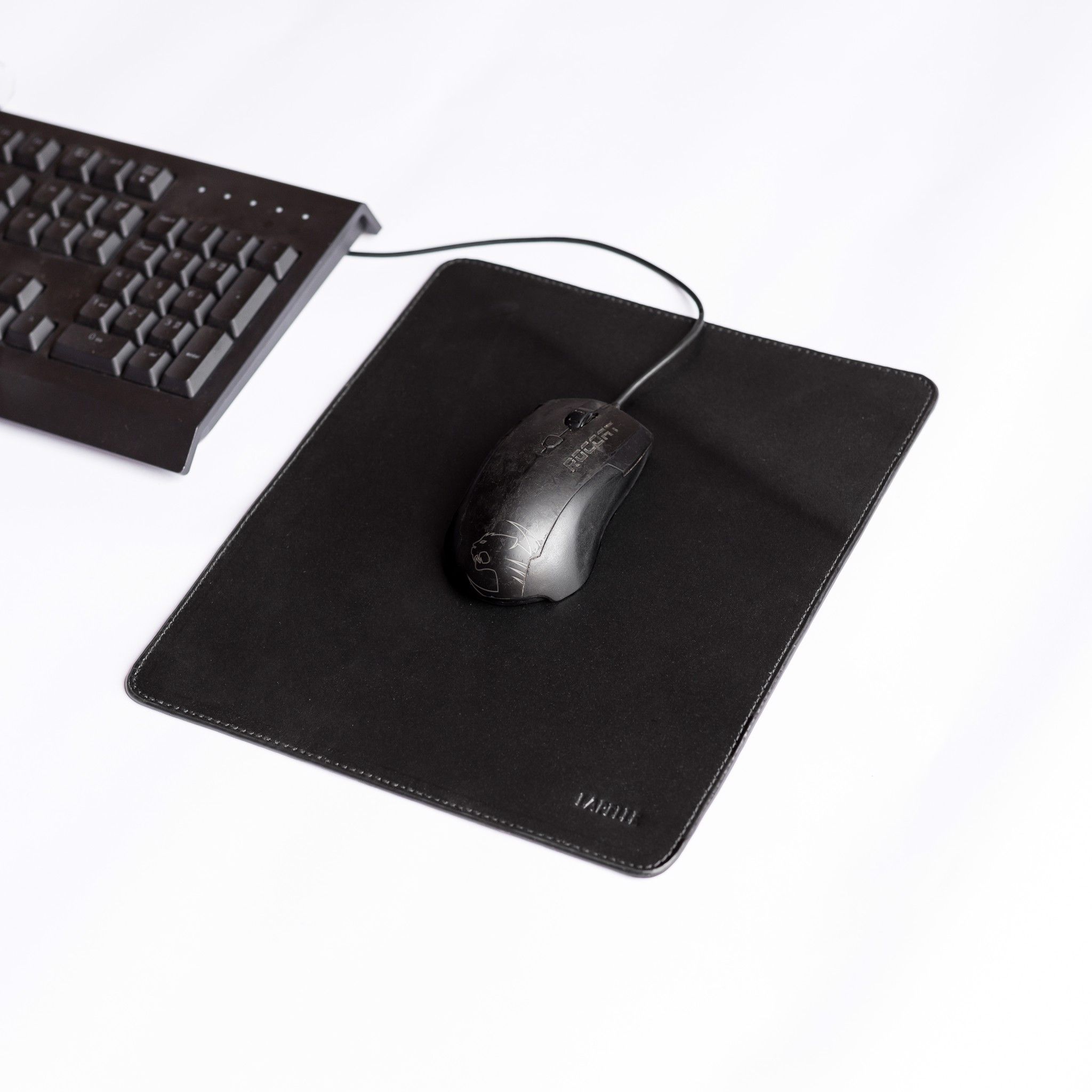  Bàn di chuột, miếng lót chuột bằng da bò thật kích thước 23.5 x 27 cm - Mouse Pads Leather LAPELLE 