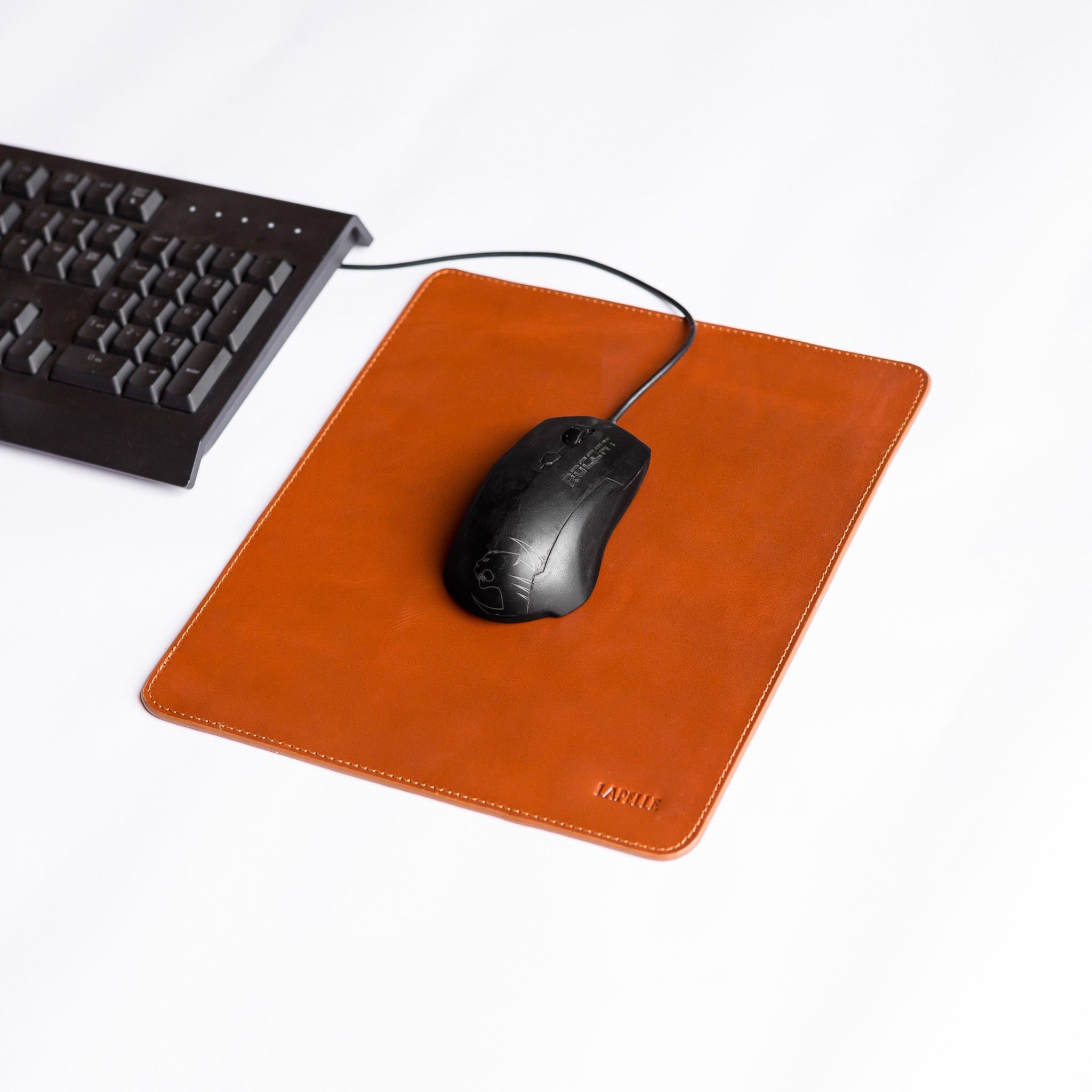  Bàn di chuột, miếng lót chuột bằng da bò thật kích thước 23.5 x 27 cm - Mouse Pads Leather LAPELLE 