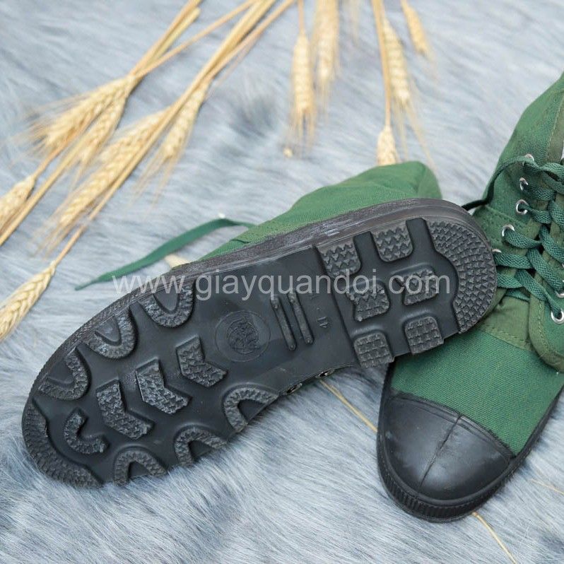 Giày vải bộ đội