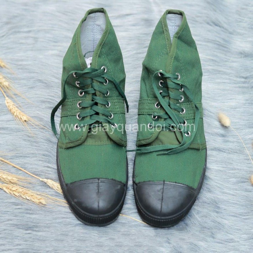 Giày vải bộ đội