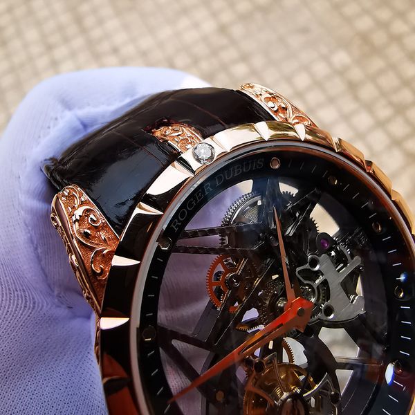  Đúc đồng hồ vàng hồng Rogerdubuis 