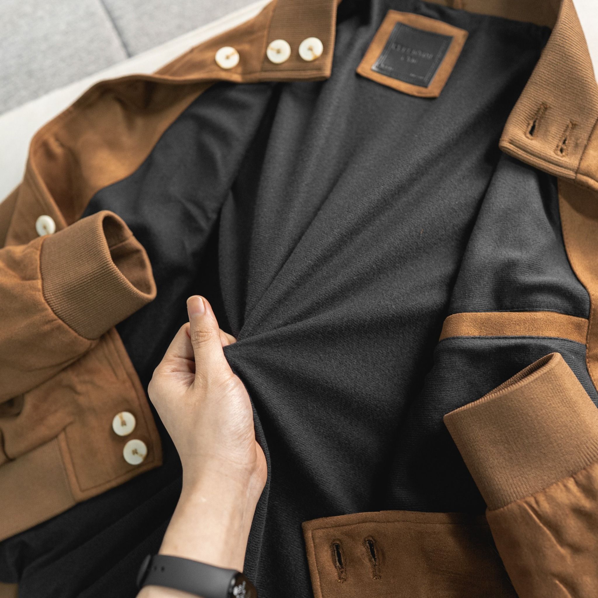 Áo Bomber Suede Jacket Cổ Trụ Khuy Cài 1672