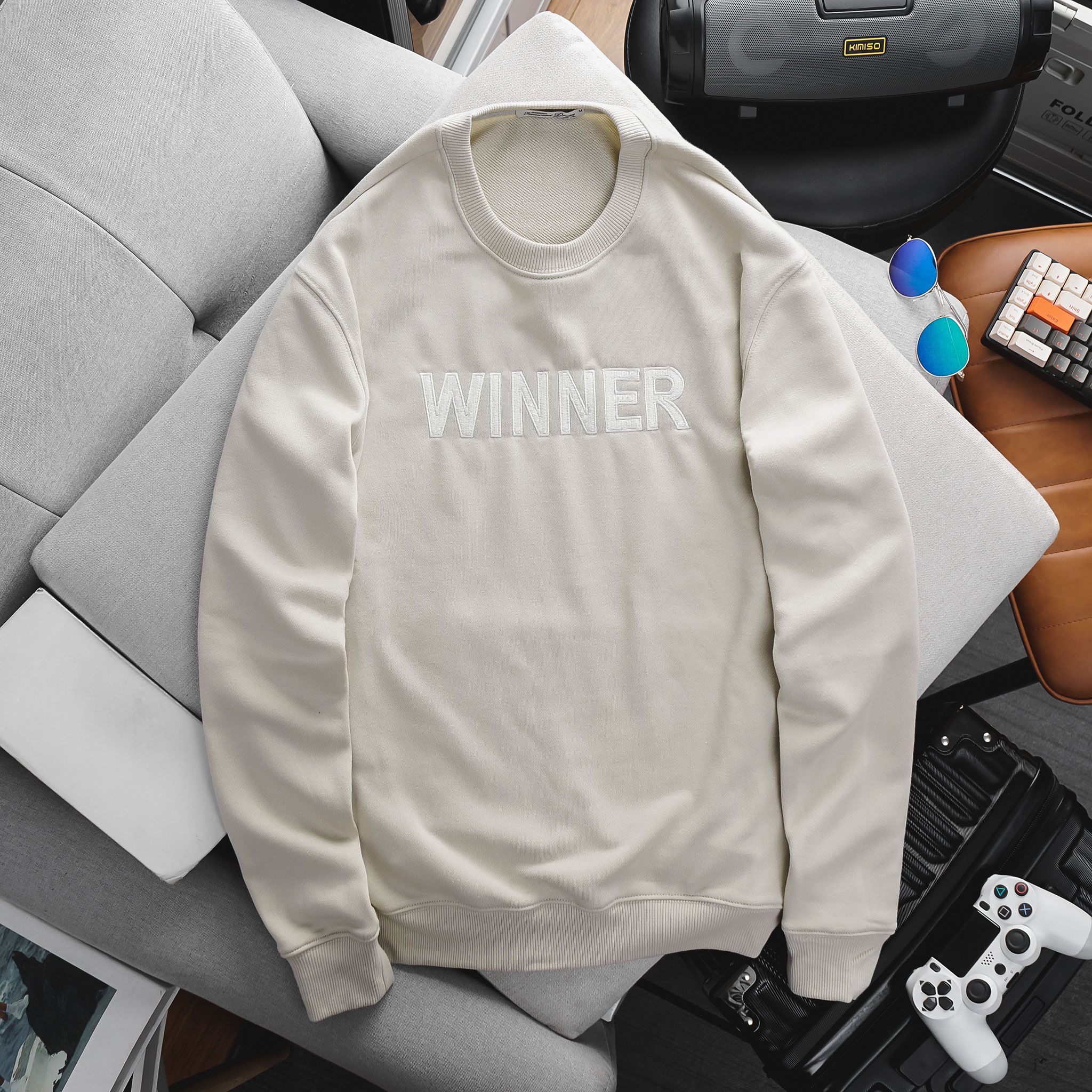 Áo Nỉ Da Cá Thêu Nổi 3D Winner 1611