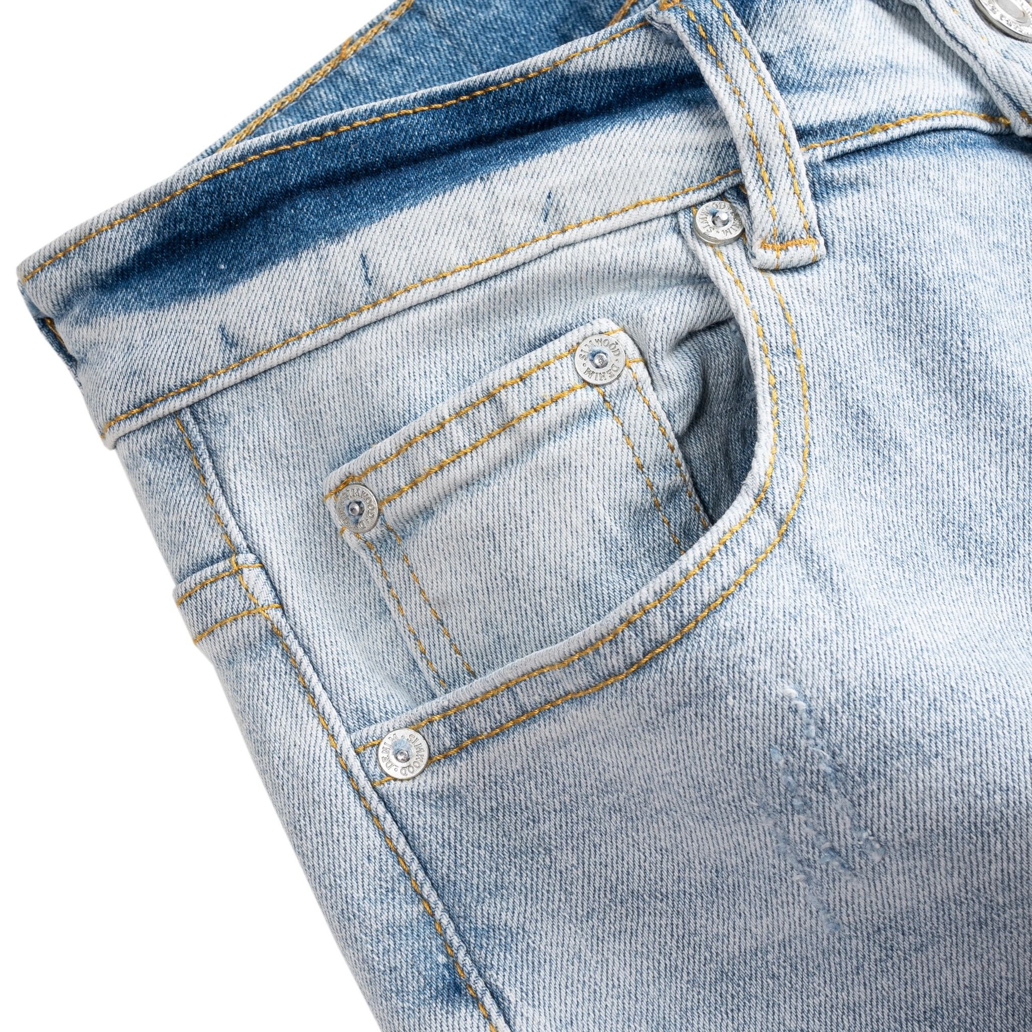  Quần Jeans Light Blue Wash Ripped Slim Tapper 1662 