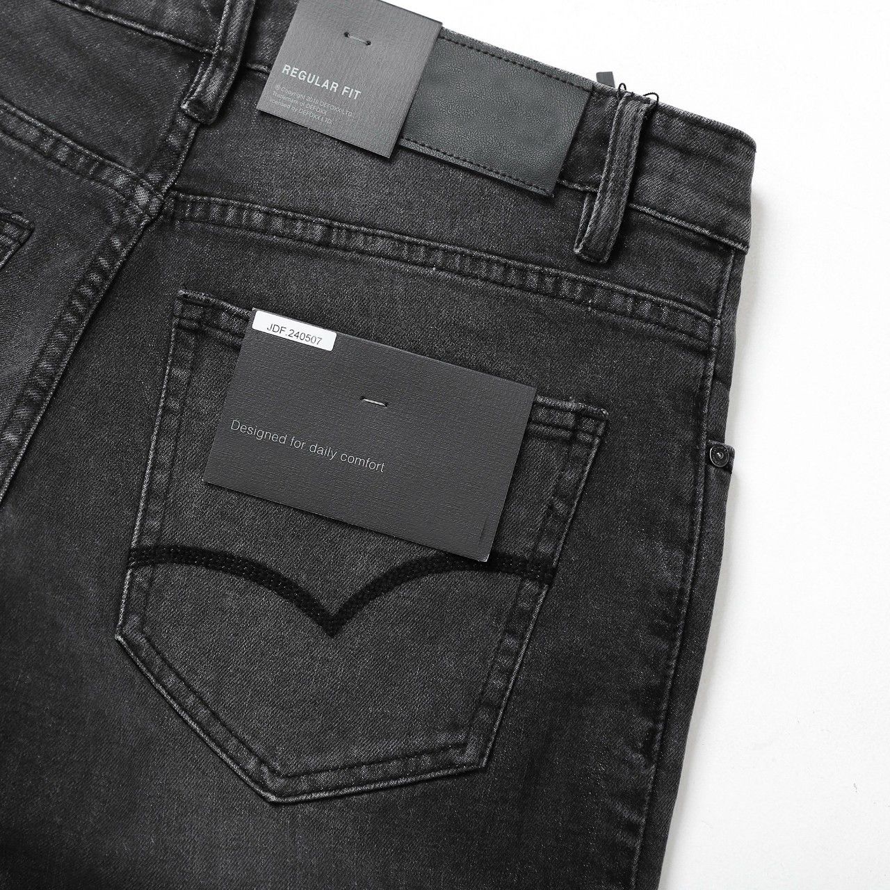 Quần Jeans Regular Fit Dark Grey Wash 1748