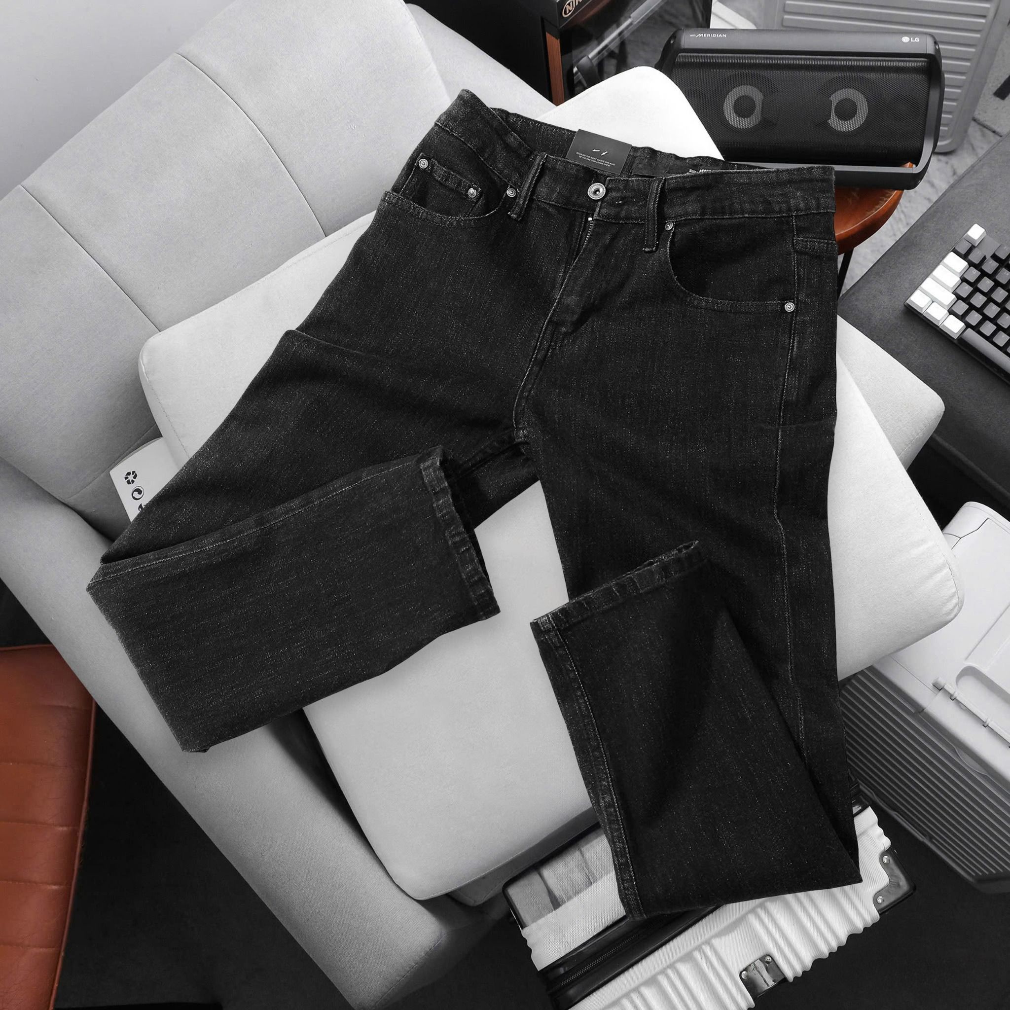 Quần Jeans Regular Fit Dark Wash 1882