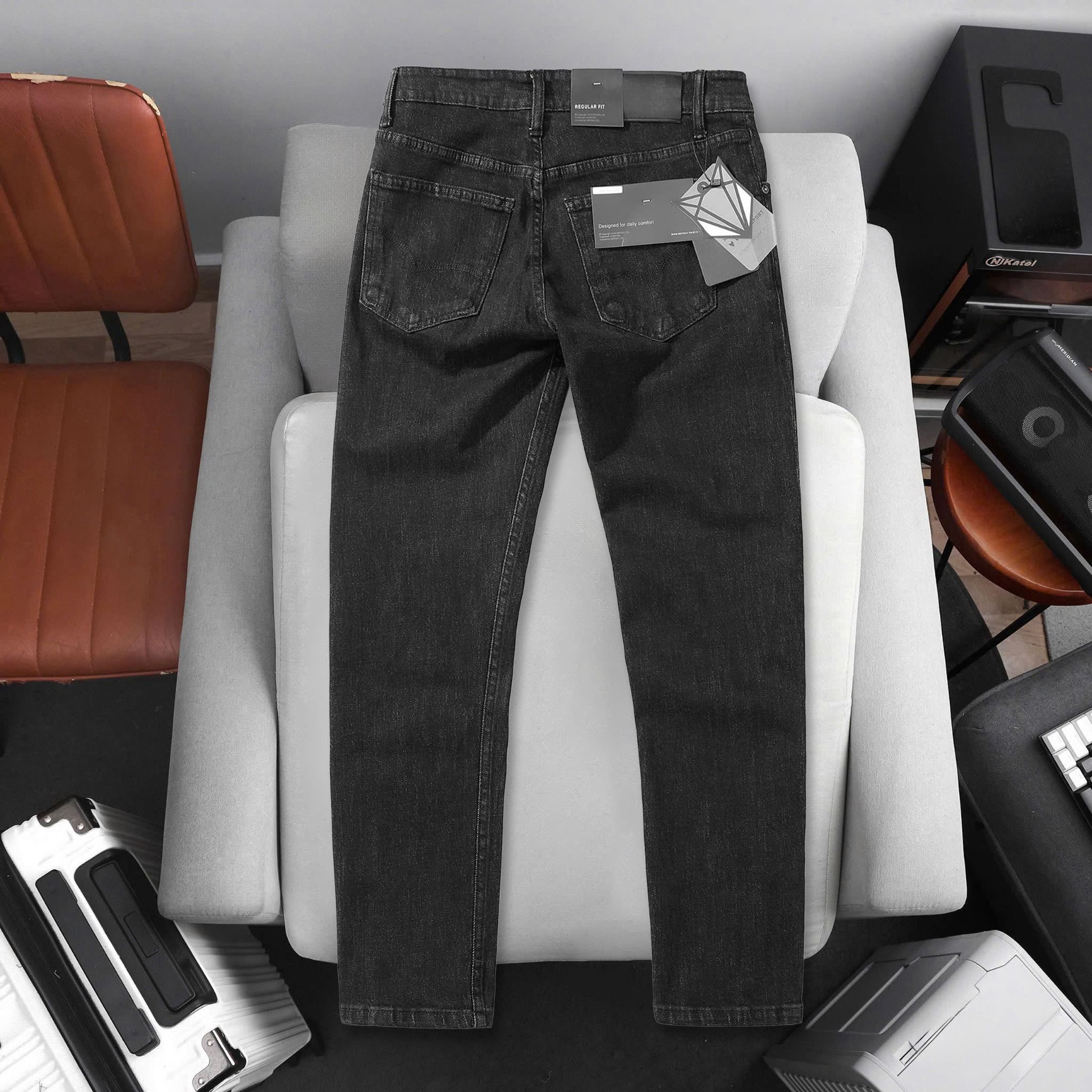 Quần Jeans Regular Fit Dark Wash 1882