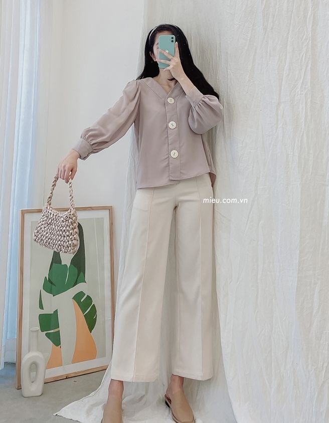 Aki Top