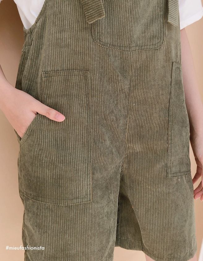 Velvet Short Bib