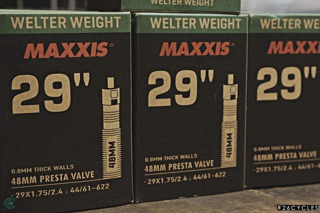  Ruột xe đạp Maxxis Welter Weight 29 inch van Pháp 