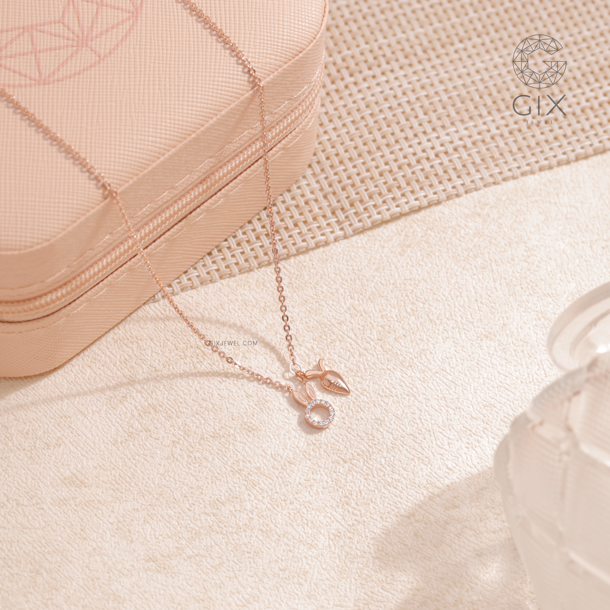 Vòng cổ vàng tây nữ 18k hình chú thỏ và củ cà rốt dễ thương cute Gixjewel