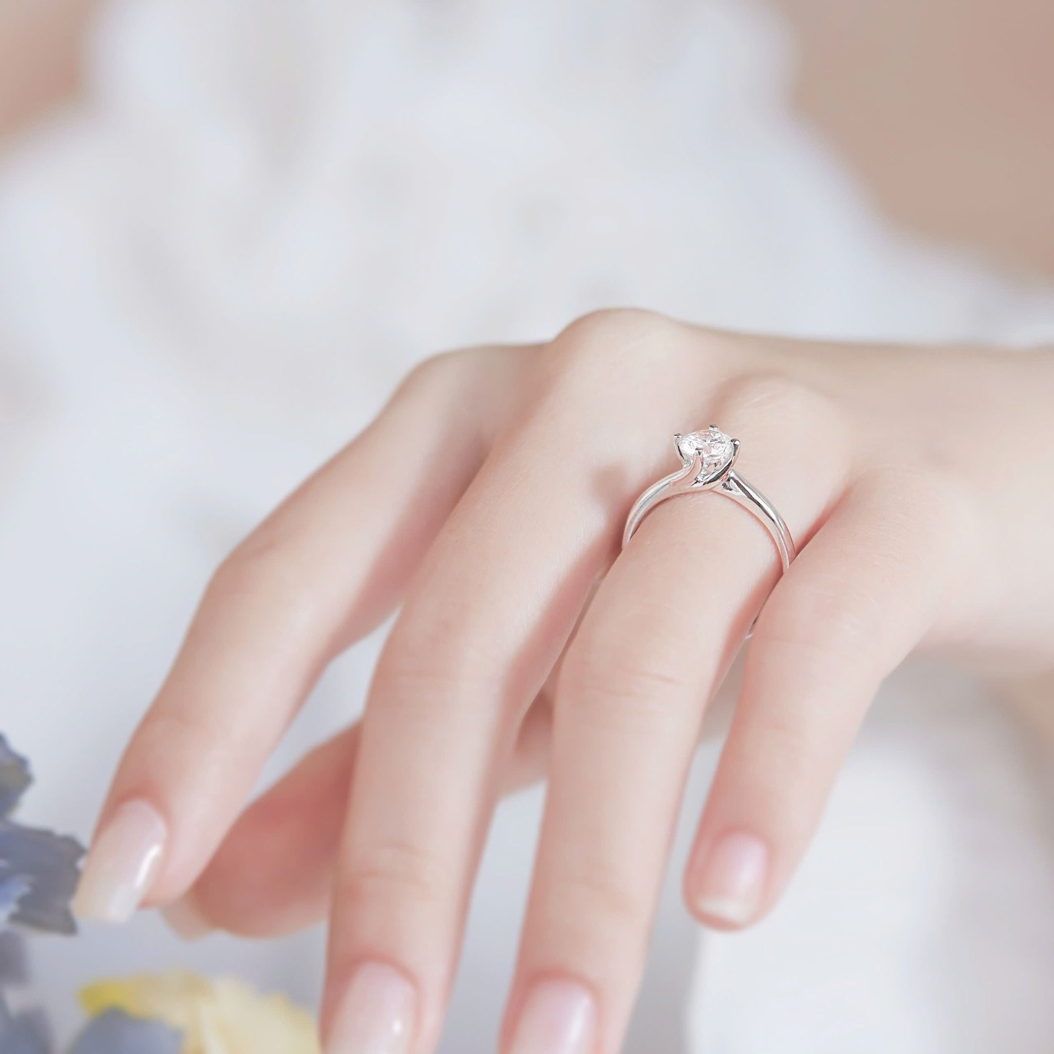 Nhẫn đính hôn vàng trắng 18k infinity love đẹp đính kim cương nhân tạo Gix Jewel